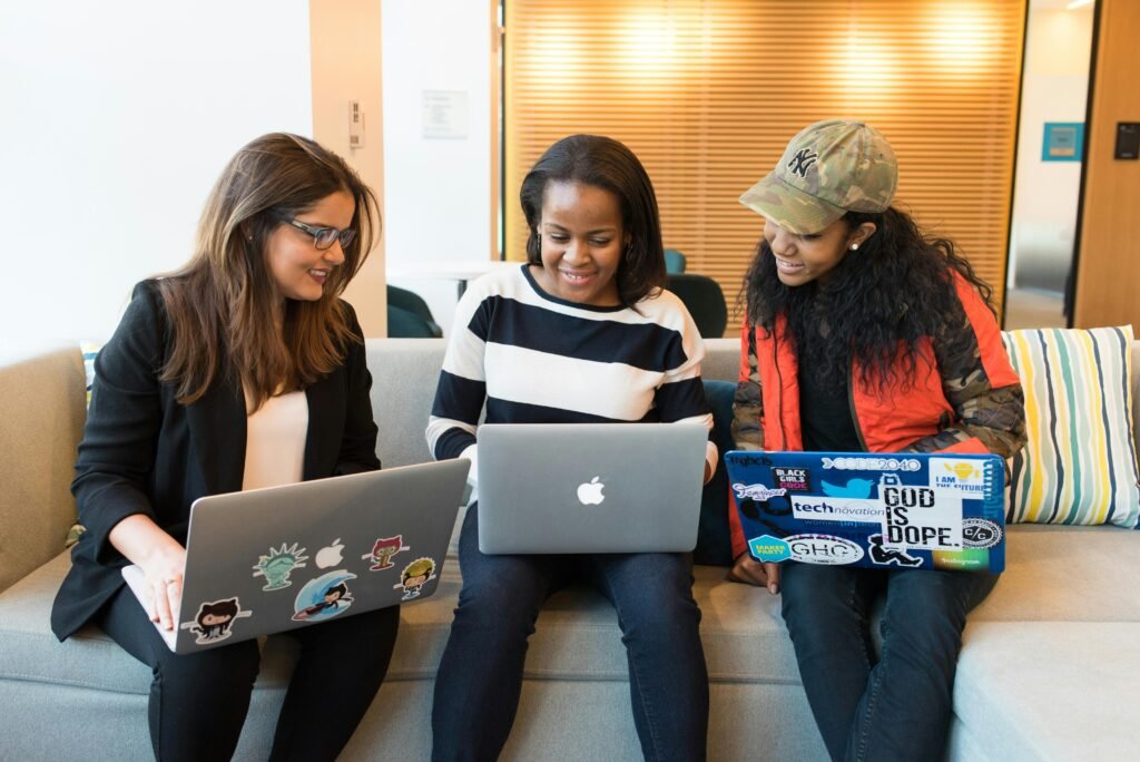 Linkedin Learning vs Udemy: Community Support and Interaction